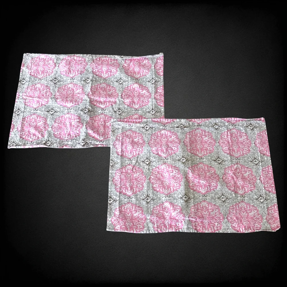 Lot 2 x Pottery Barn PB Teen Pink Medallion Standard Pillow Shams 100% Cotton